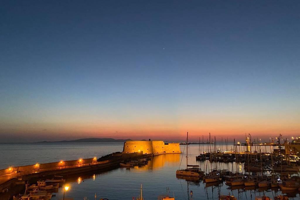 Archipelagos Apt In The Heart Of The City Heraklion  Bagian luar foto