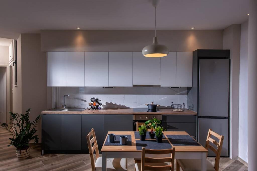 Archipelagos Apt In The Heart Of The City Heraklion  Bagian luar foto